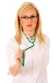 CDM: Esercizio abusivo della professione sanitaria. Aggravant...