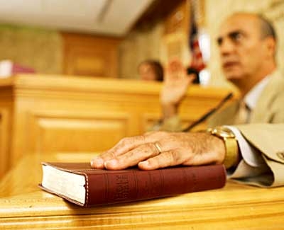 Lavoratore licenziato - I colleghi anche se parti in processo...