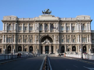Mandato di arresto europeo. Esiste un termine di efficacia al...
