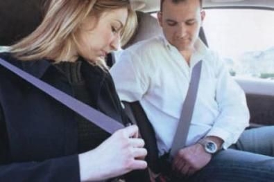 Slaccia la cintura all'insaputa del conducente? Omicidio colp...