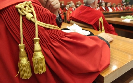 Atto abnorme ricorribile per cassazione.