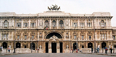 Marsala. Dipendente in servizio presso la Procura della Repub...