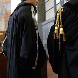 Rapporto di frequentazione del Giudice con il difensore che a...