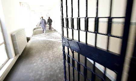 Omicidio della sorellastra perchè testimone dell'omicidio del...
