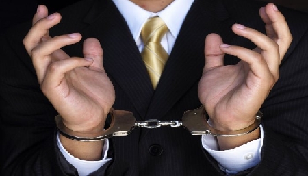 Aiuta il convivente ad eludere le investigazioni dell'autorit...