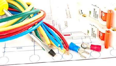 Il Condominio può imporre nelle proprietà esclusive intervent...