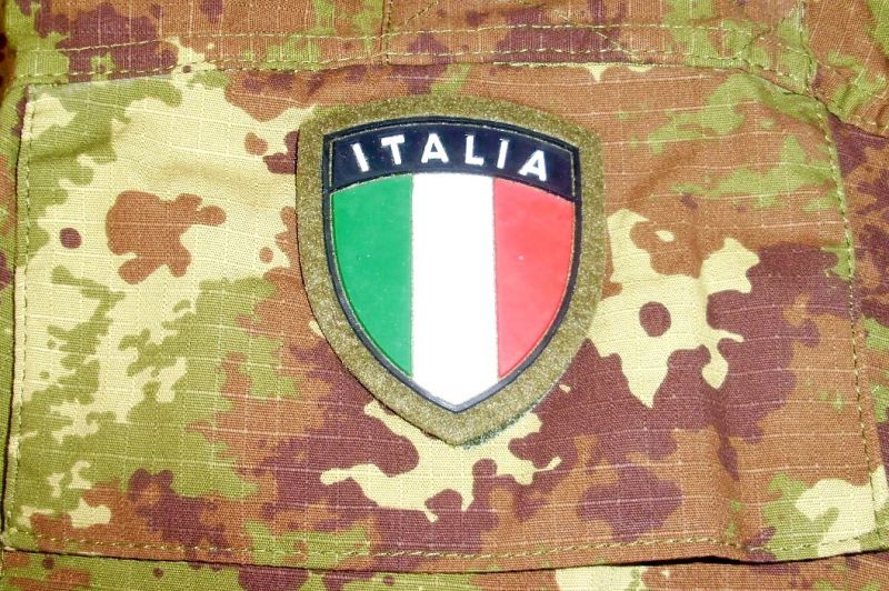 insubordinazione aggravata, con minaccia, ingiuria e violenza...