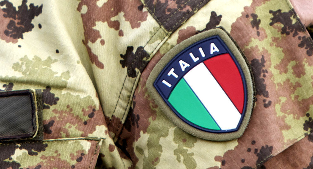 In tema di reati contro l'amministrazione militare, il de...