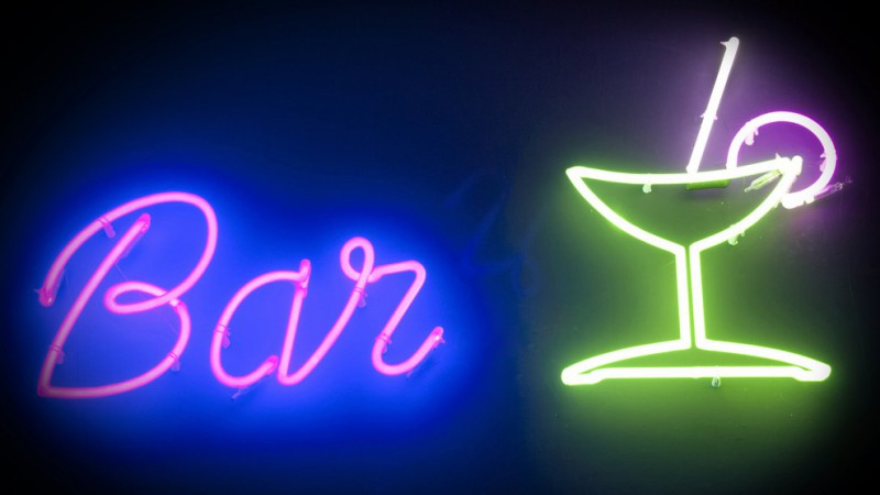 il Sindaco può limitare l'orario di esercizio di un bar s...