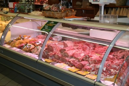 A Cagliari in un Supermercato un dipendente da caporeparto di...