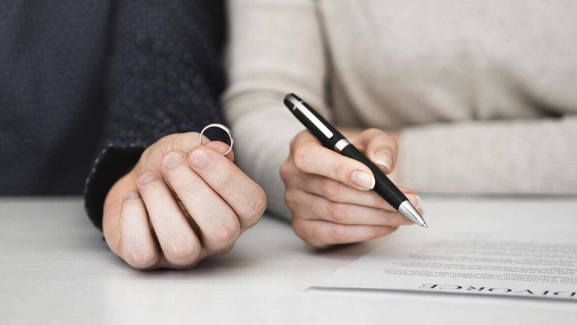 E' valida una scrittura privata di due coniugi che preved...