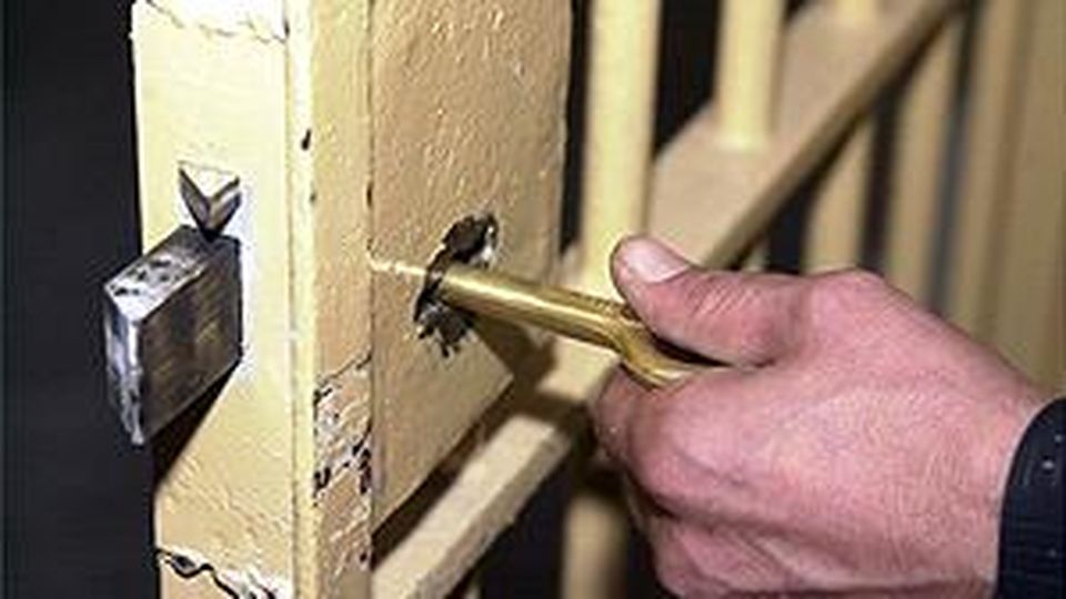 Custodia in carcere - Imputato ultrasettantenne - Presupposti...