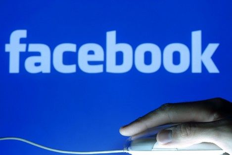 Utente Facebook diffonde post senza commento contenente il li...