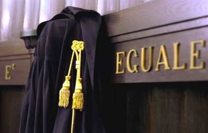 Non e' legittima la sospensione dell'esercizio della professi...