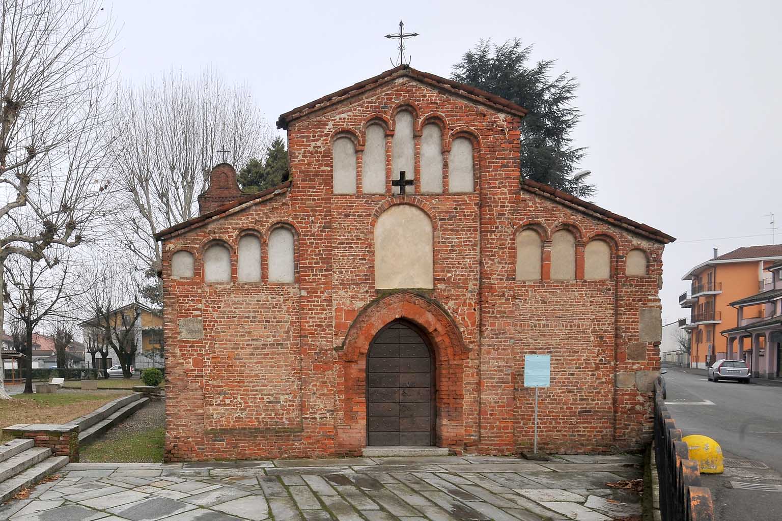 Cade nei pressi della Chiesa durante una sagra: chi risarcisc...