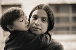 Madre, single, con un neonato occupa un alloggio popolare. No...