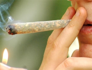 Un uomo viene trovato con 50 gr di hashish per la settimana b...