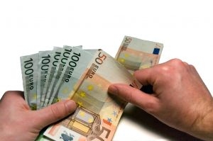 Assegno di mantenimento. Se l'onerato ha difficoltà economich...