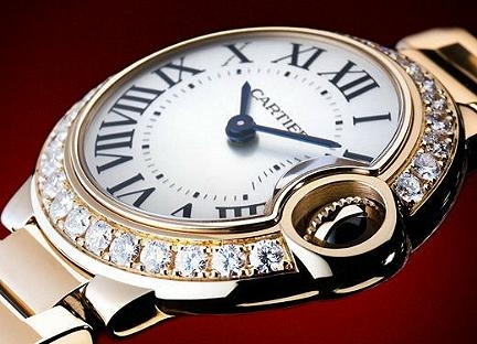 Compra un Cartier e un Rolex palesemente contraffatti, per us...