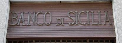 Palermo.Dipendente del Banco di Sicilia si impossessa di somm...
