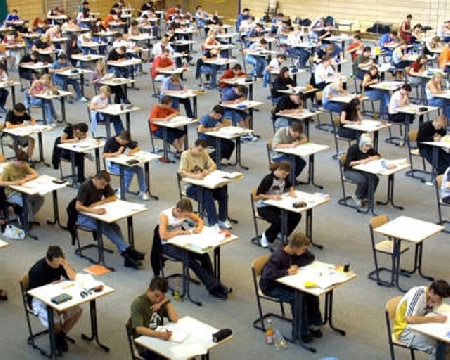Non comporta obbligo di astensione da parte di uno dei Commis...
