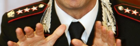 Ufficiale dell'Arma dei Carabinieri partecipa ad un concorso ...