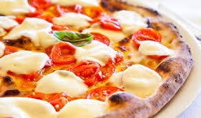 Gestore di una pizzeria condannato per getto pericoloso di co...