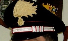 Maresciallo dell'arma invia due raccomandate personali utiliz...