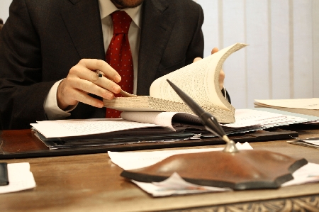 Inviare un esposto al Consiglio dell'Ordine degli Avvocati co...