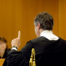 Notifica del decreto di citazione per il giudizio di appello ...