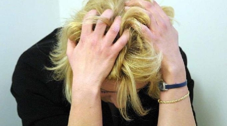 Non è punibile il figlio che chiede continuativamente soldi a...