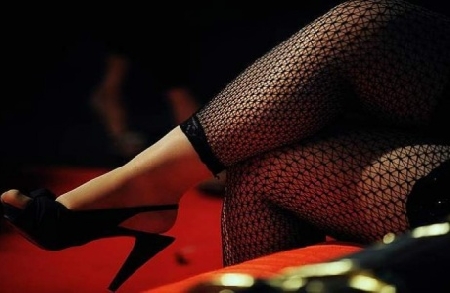 Automobilista tratta con una prostituta una prestazione sessu...