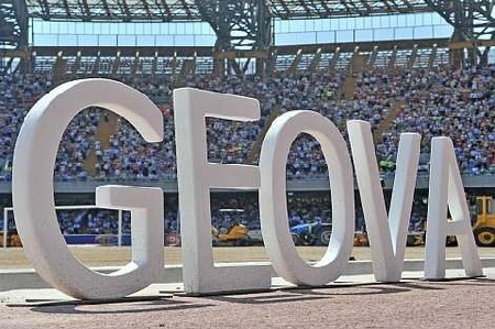 Lavori effettuati per realizzare la sala riunioni del regno d...
