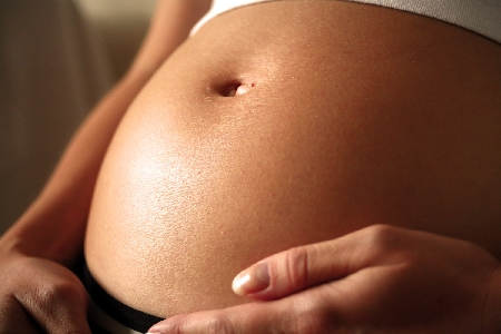 Una donna ricorre alla maternità surrogata in Ucraina per poi...