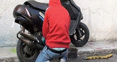 Ruba un motorino perchè appassionato di motori. Ha solo 17 an...