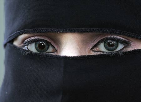 La figlia, islamica, dice al padre: non sono più vergine. Il ...