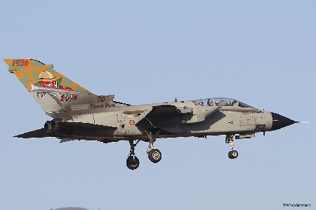 Avieri in servizio al 6° stormo Aeronautica Militare offendon...