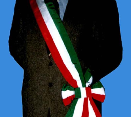 Il licenziamento di un dirigente comunale è nullo se non è st...